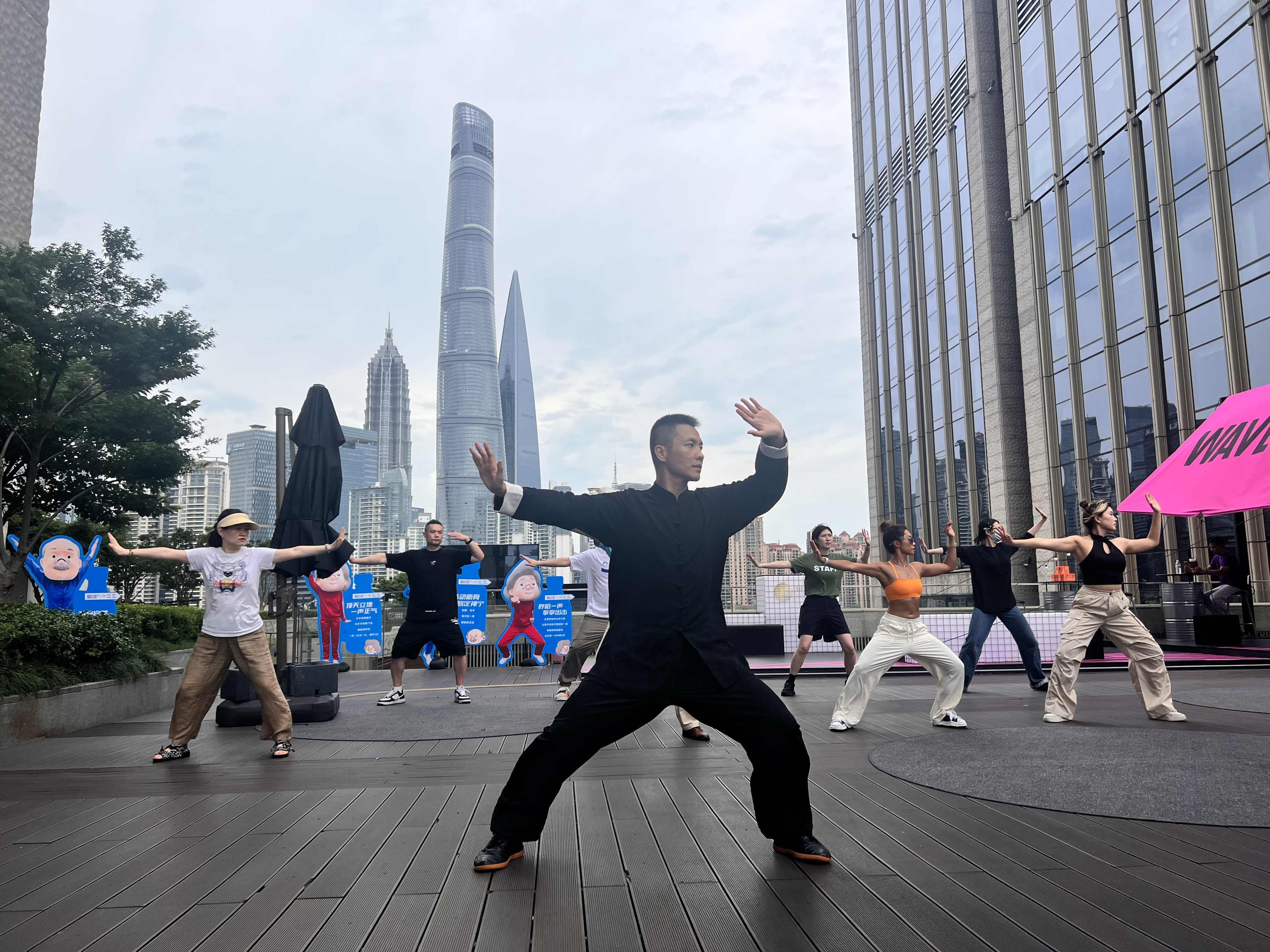 脑白金咖啡首推八段锦养生活动，关注新中式健身领域